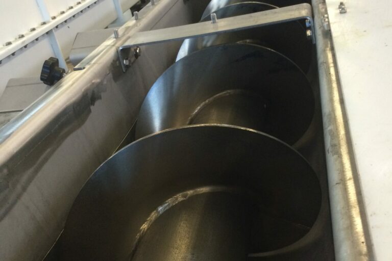 Screw conveyor